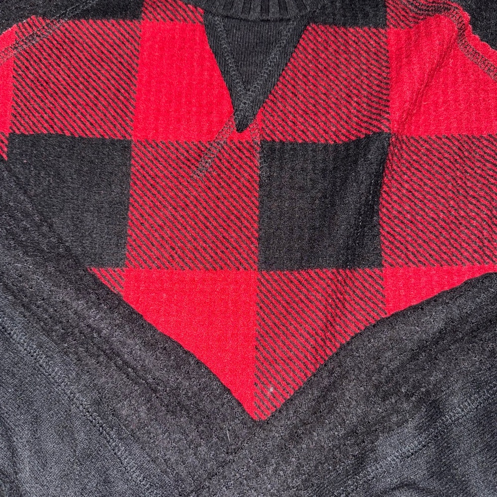 Red and Black Checkered Women’s Raglan Top